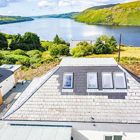 Luxury 4 Bedroom Cottage With Stunning Views Near Fairy Pools! Carbost  Zewnętrze zdjęcie