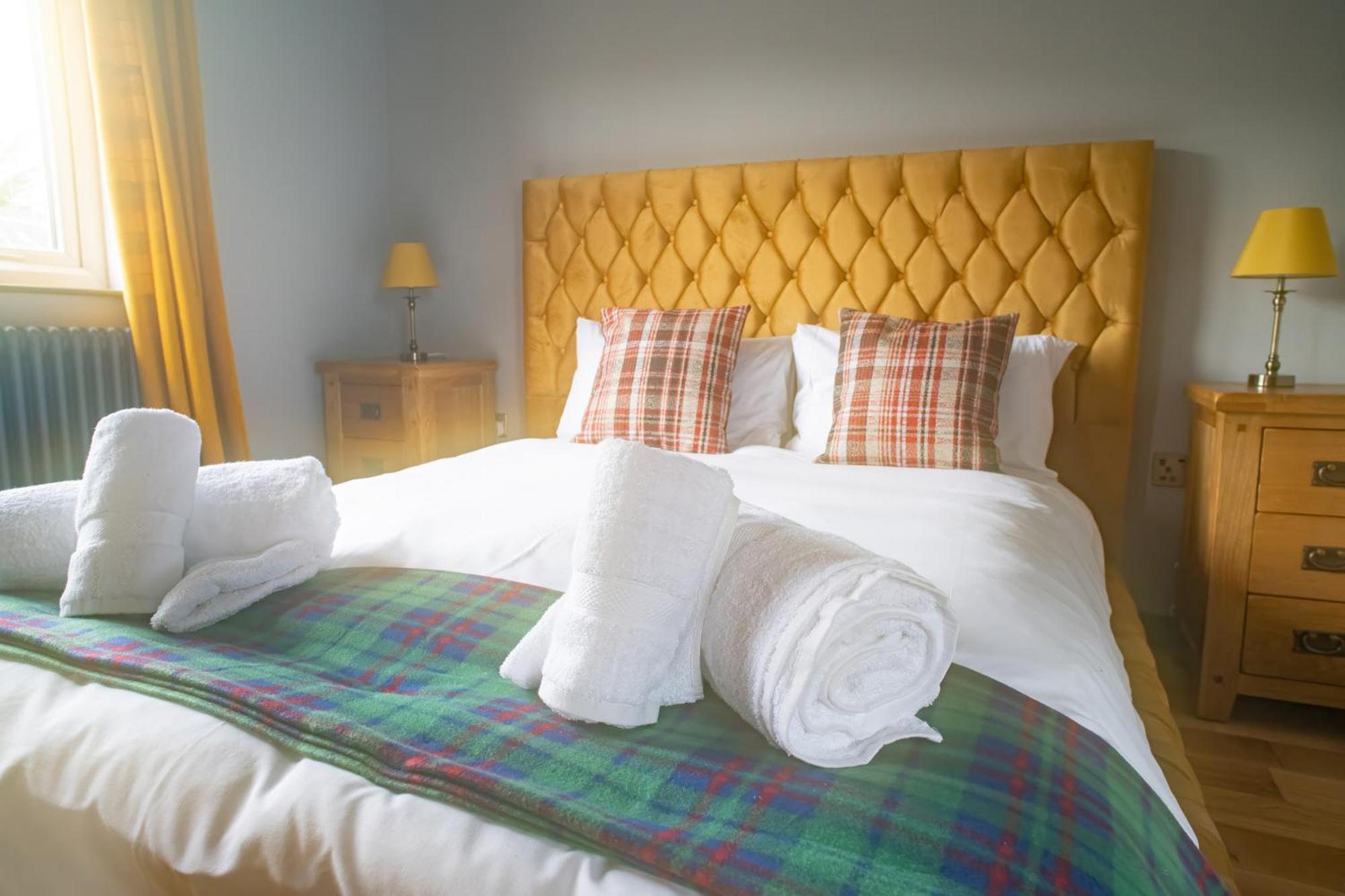 Luxury 4 Bedroom Cottage With Stunning Views Near Fairy Pools! Carbost  Zewnętrze zdjęcie