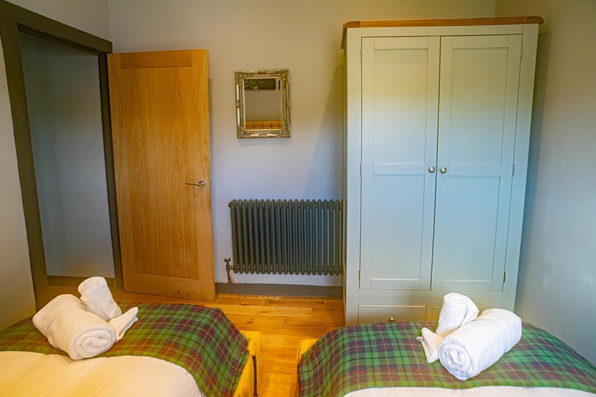 Luxury 4 Bedroom Cottage With Stunning Views Near Fairy Pools! Carbost  Zewnętrze zdjęcie