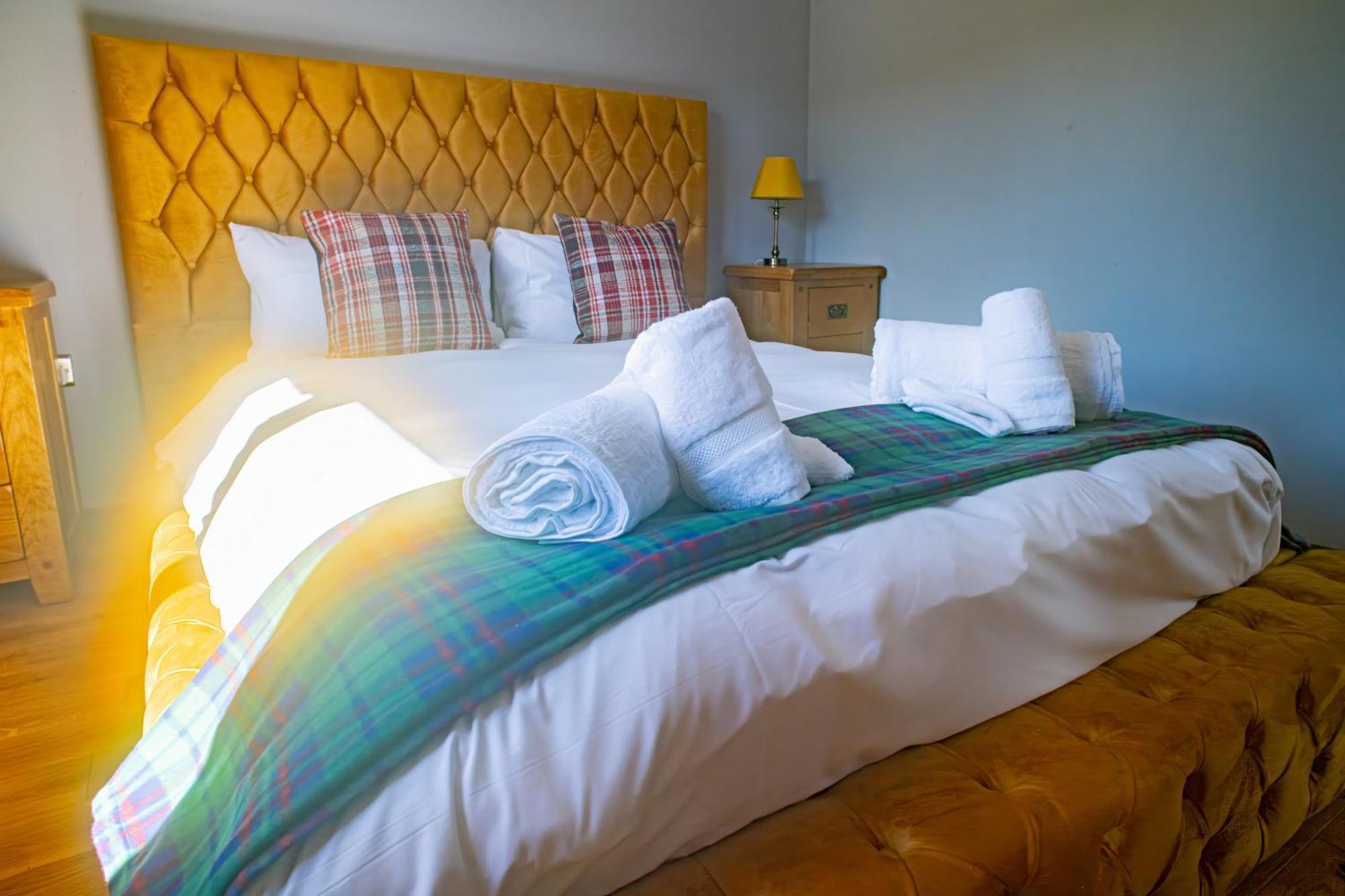 Luxury 4 Bedroom Cottage With Stunning Views Near Fairy Pools! Carbost  Zewnętrze zdjęcie